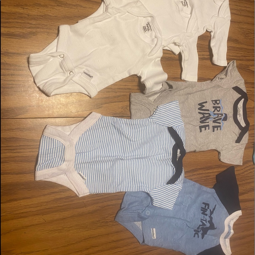 🎉💙Bundles:  Gerbers, 6 Onesies, Newborn & Premies, Boys, Like New